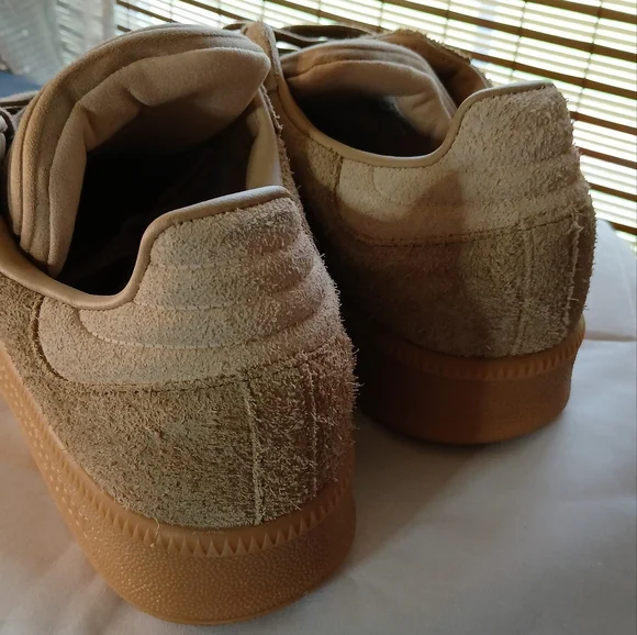Adidas Beige Suede Sneakers Sz 11 - Picture 6 of 13